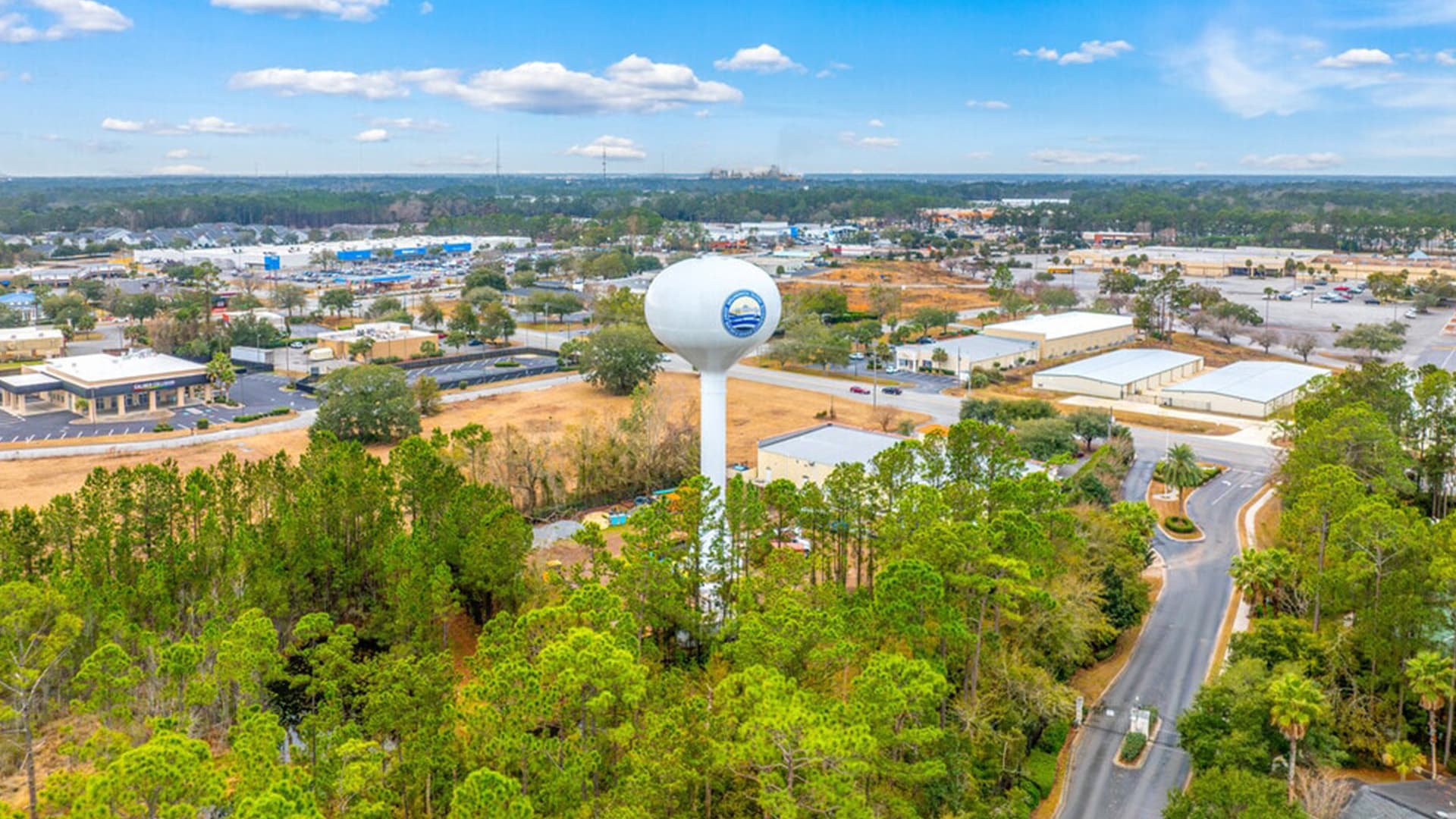 Aerial view of Country Club Estates in Brunswick, Georgia — Glynn County.